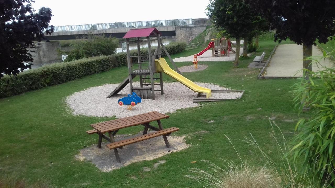 Le Cezembre Gite La Taniere Moidrey Exterior foto